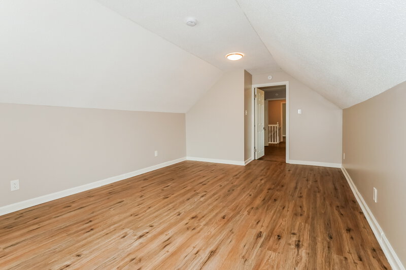 1,800/Mo, 7733 Deerfield Trce Memphis, TN 38133 Bonus Room View