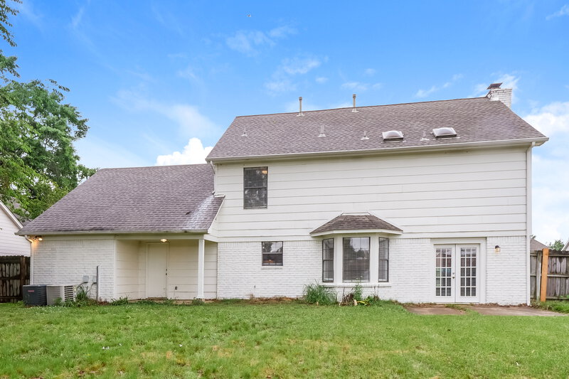 1,800/Mo, 7733 Deerfield Trce Memphis, TN 38133 Rear View