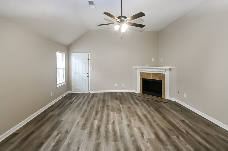 1,795/Mo, 8752 Cat Tail Dr Southaven, MS 38671 Living Room View 2