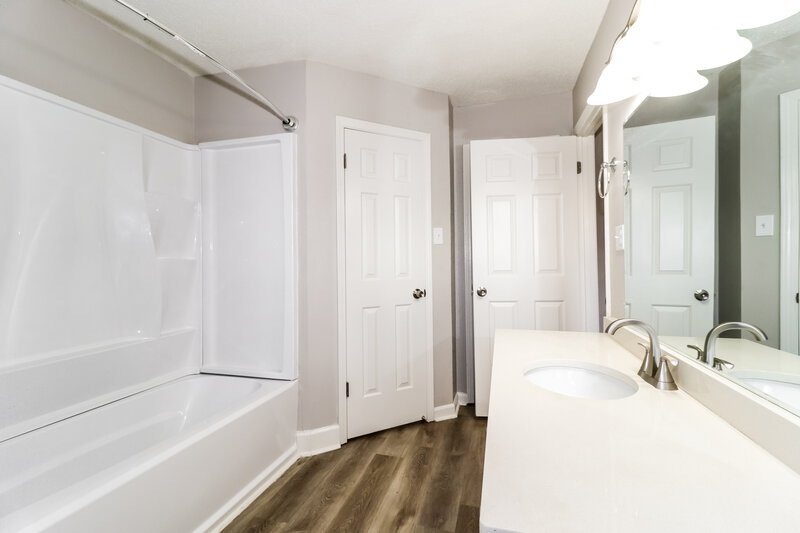 2,530/Mo, 3085 Lauren Dr Bartlett, TN 38133 Main Bathroom View 2