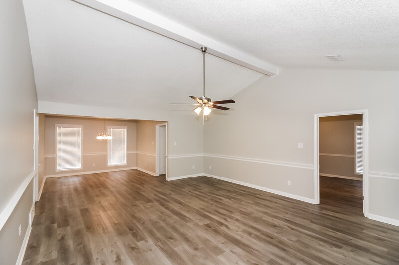 1,720/Mo, 250 German Creek Cv Cordova, TN 38018 Living Room View