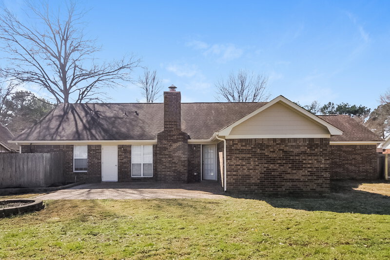 1,720/Mo, 250 German Creek Cv Cordova, TN 38018 Rear View