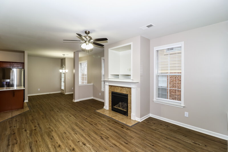 1,885/Mo, 4899 Longleaf Oak Cv Arlington, TN 38002 Living Room View