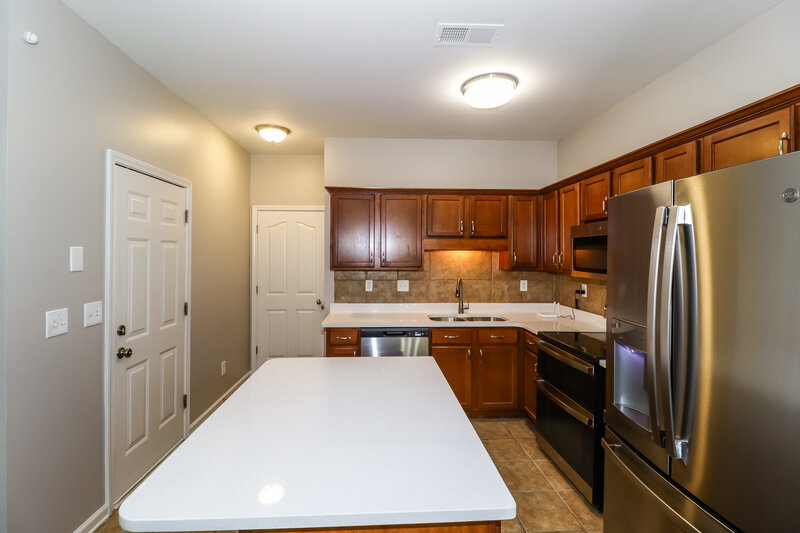 1,885/Mo, 4899 Longleaf Oak Cv Arlington, TN 38002 Kitchen View