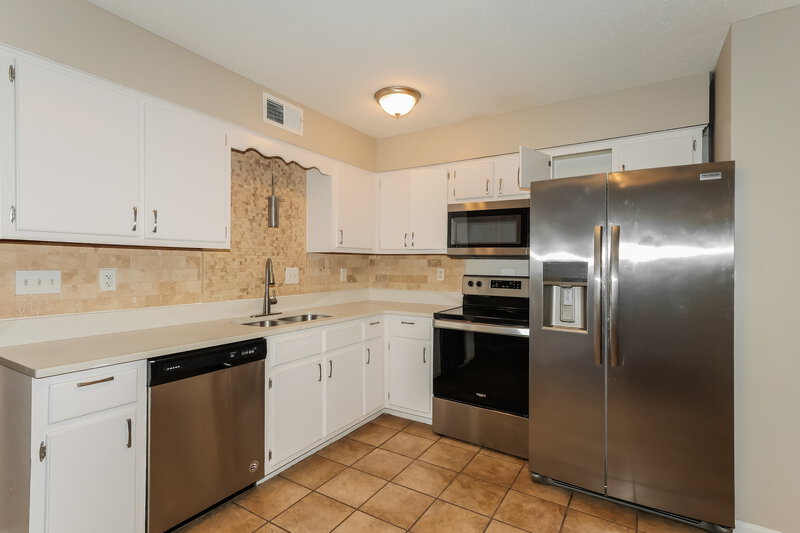 1,945/Mo, 1040 Trappers Cv Cordova, TN 38018 Kitchen View