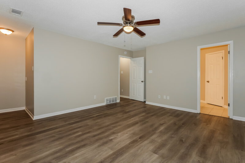 1,945/Mo, 1040 Trappers Cv Cordova, TN 38018 Main Bedroom View