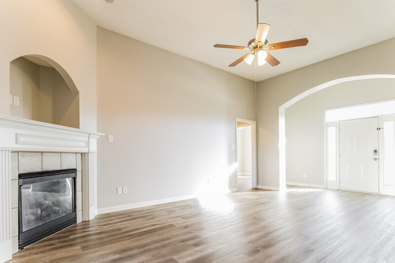 3,350/Mo, 7885 Meadow Ridge Ln Olive Branch, MS 38654 Living Room View
