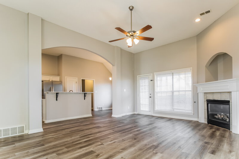 3,350/Mo, 7885 Meadow Ridge Ln Olive Branch, MS 38654 Living Room View 2