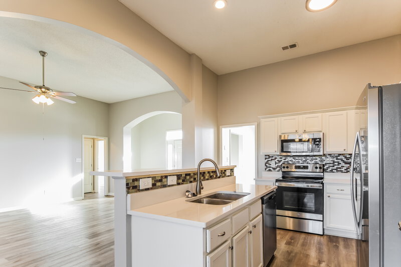 3,350/Mo, 7885 Meadow Ridge Ln Olive Branch, MS 38654 Kitchen View 2