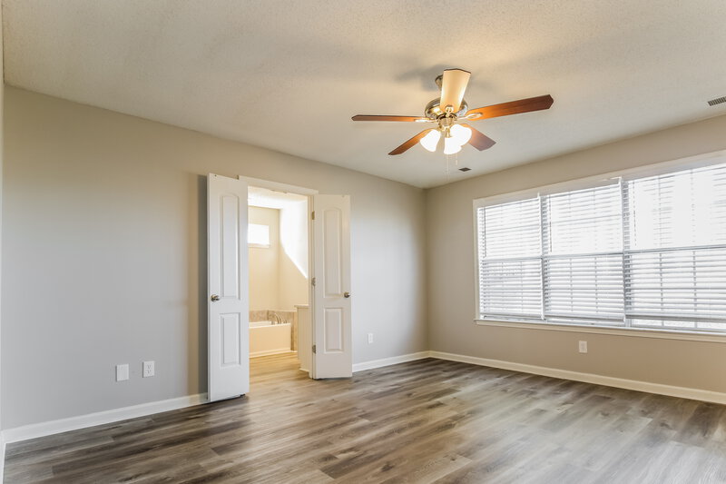 3,350/Mo, 7885 Meadow Ridge Ln Olive Branch, MS 38654 Main Bedroom View