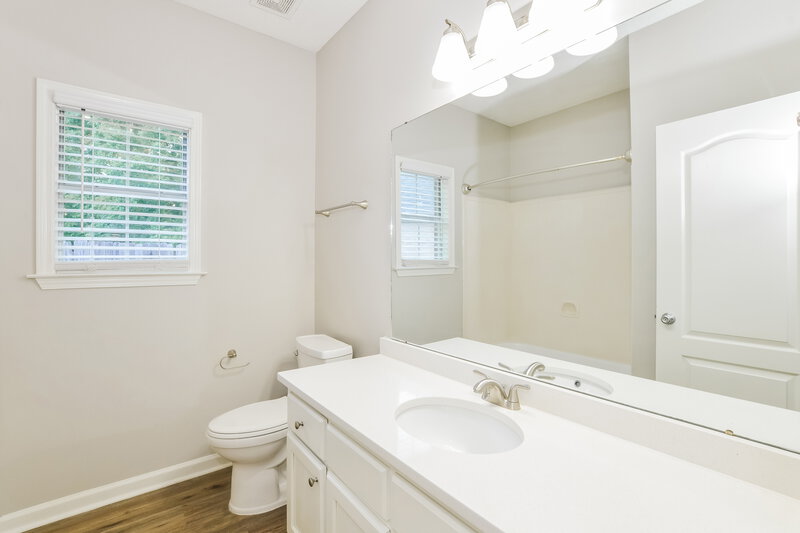 1,940/Mo, 8662 Valmont Cir Cordova, TN 38016 Bathroom View
