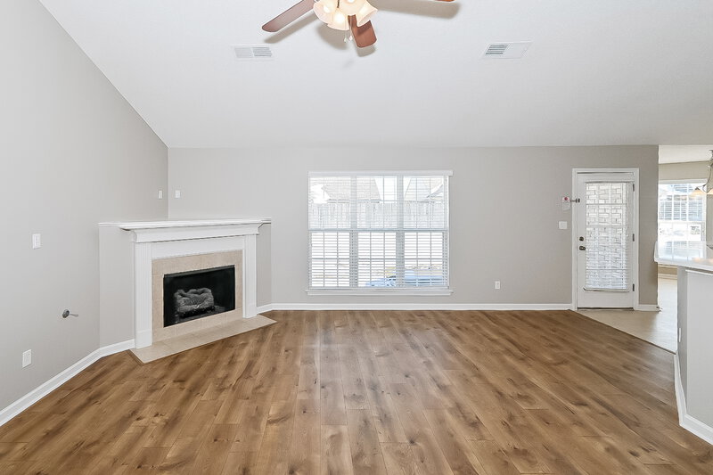 1,735/Mo, 4860 Cantata Dr Walls, MS 38680 Living Room View 2