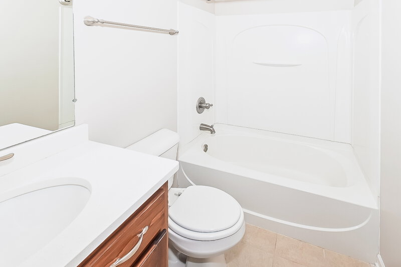 1,735/Mo, 4860 Cantata Dr Walls, MS 38680 Bathroom View