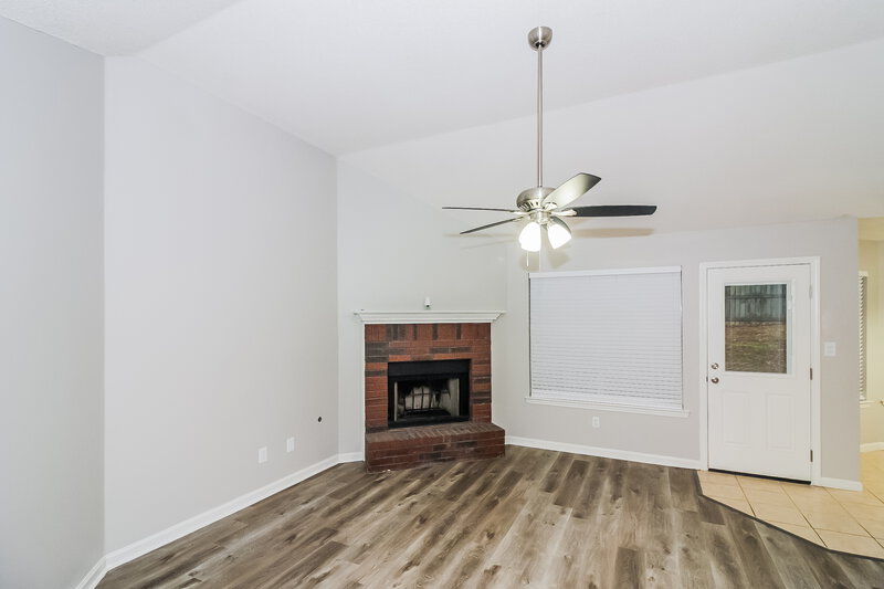 1,565/Mo, 9301 Charly Hill Ln Cordova, TN 38016 Living Room View 4