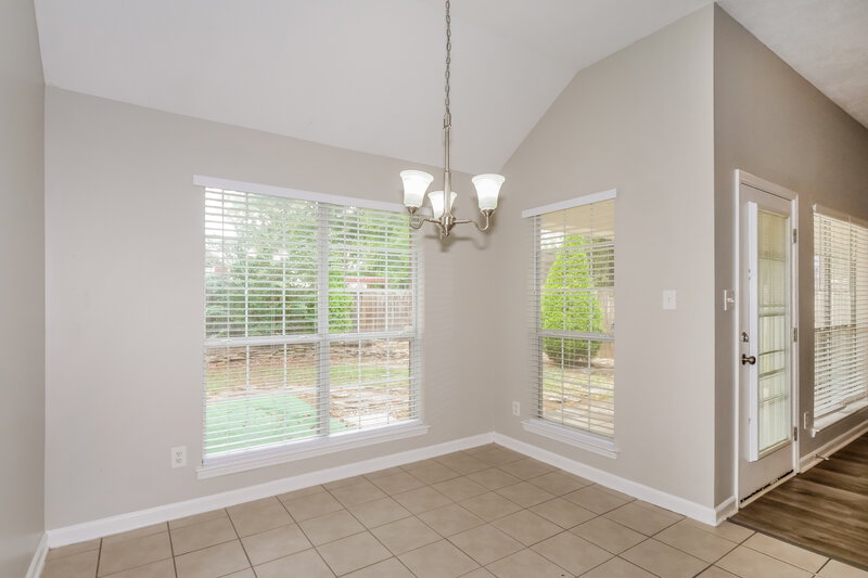1,875/Mo, 4825 Graham Lake Dr Olive Branch, MS 38654 Dining Room View