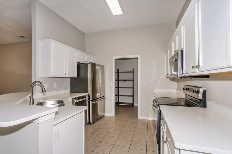 1,875/Mo, 4825 Graham Lake Dr Olive Branch, MS 38654 Kitchen View