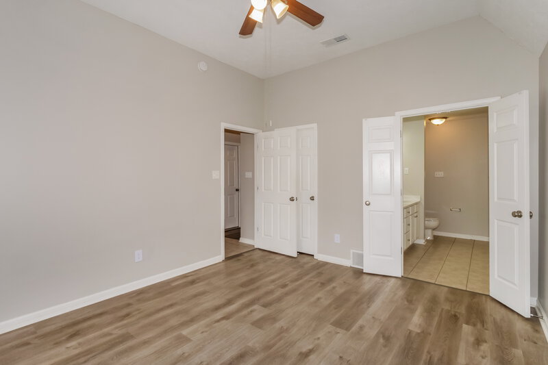 1,875/Mo, 4825 Graham Lake Dr Olive Branch, MS 38654 Main Bedroom View 2