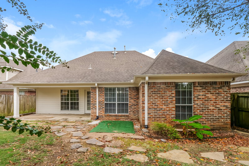 1,875/Mo, 4825 Graham Lake Dr Olive Branch, MS 38654 Rear View