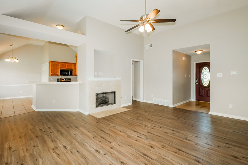 1,770/Mo, 95 Winding Creek Dr Oakland, TN 38060 Living Room View 2