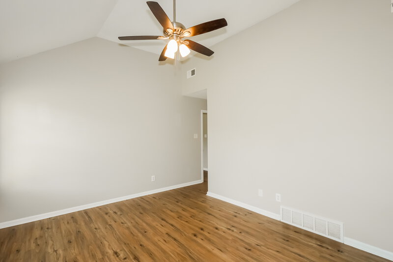 1,770/Mo, 95 Winding Creek Dr Oakland, TN 38060 Main Bedroom View