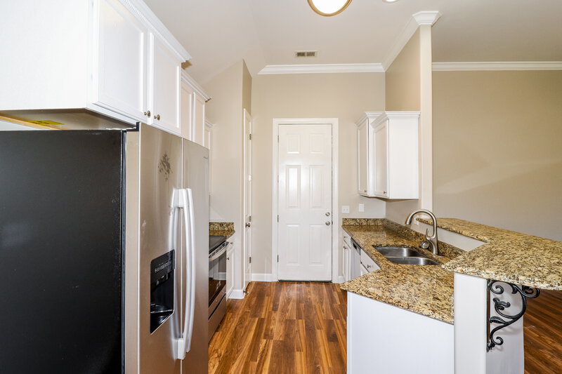 2,500/Mo, 1386 Sawmill Creek Ln Cordova, TN 38016 Kitchen View