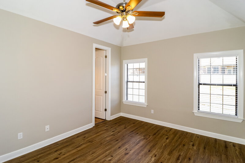 2,500/Mo, 1386 Sawmill Creek Ln Cordova, TN 38016 Main Bedroom View 2