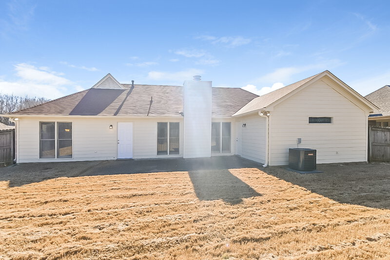 1,955/Mo, 7976 Tankard Dr Memphis, TN 38125 Rear View