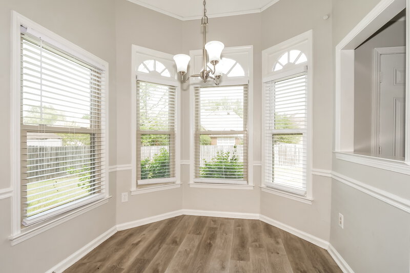 2,250/Mo, 7308 Schilling Cv E Memphis, TN 38125 Breakfast Nook View