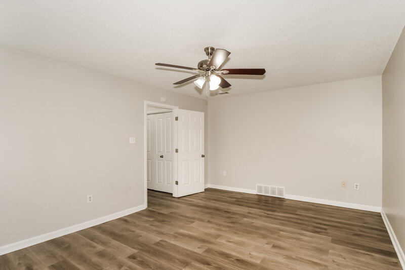 2,250/Mo, 7308 Schilling Cv E Memphis, TN 38125 Main Bedroom View 2