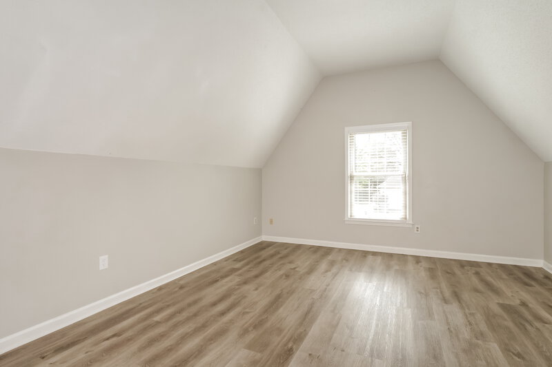2,250/Mo, 7308 Schilling Cv E Memphis, TN 38125 Bonus Room View