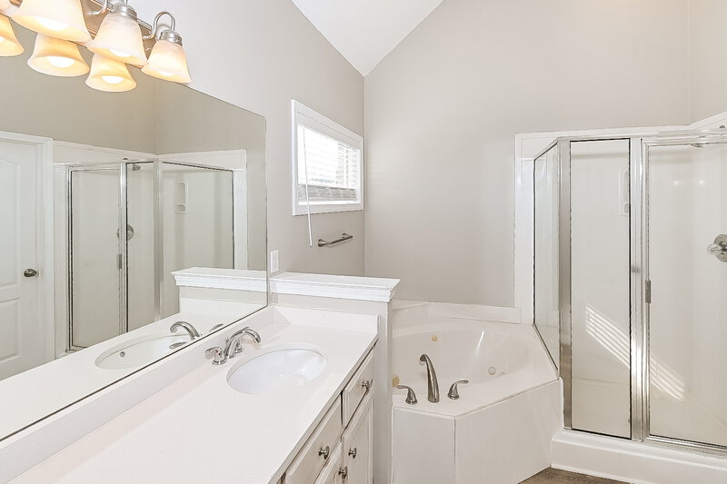 2,830/Mo, 7380 Acree Ln Olive Branch, MS 38654 Main Bathroom View