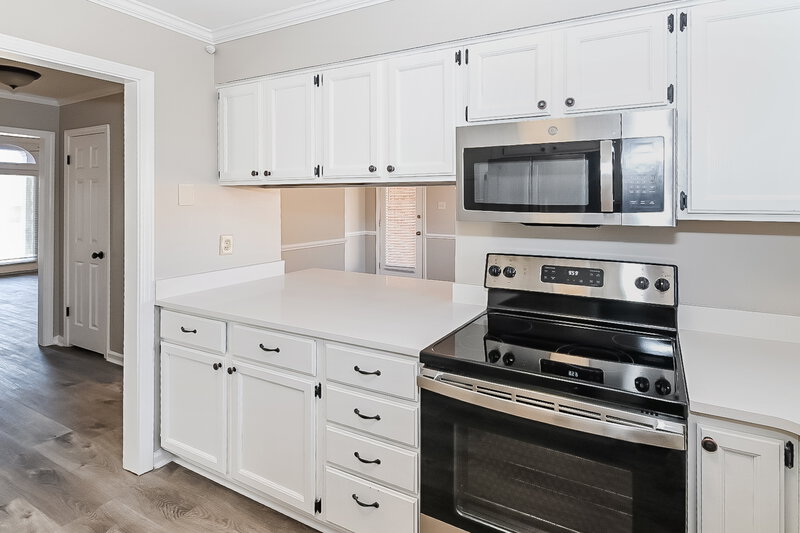 3,240/Mo, 5404 Pear Dr Southaven, MS 38671 Kitchen View 2
