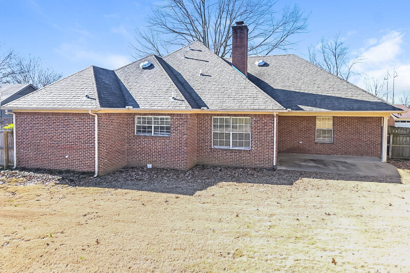 3,240/Mo, 5404 Pear Dr Southaven, MS 38671 Rear View