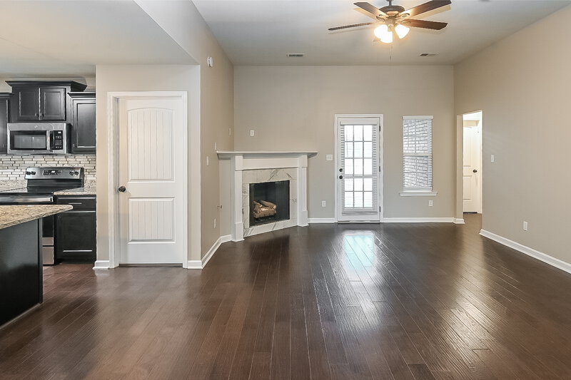 2,270/Mo, 3262 Magnolia Ridge Dr Hernando, MS 38632 Living Room View 2