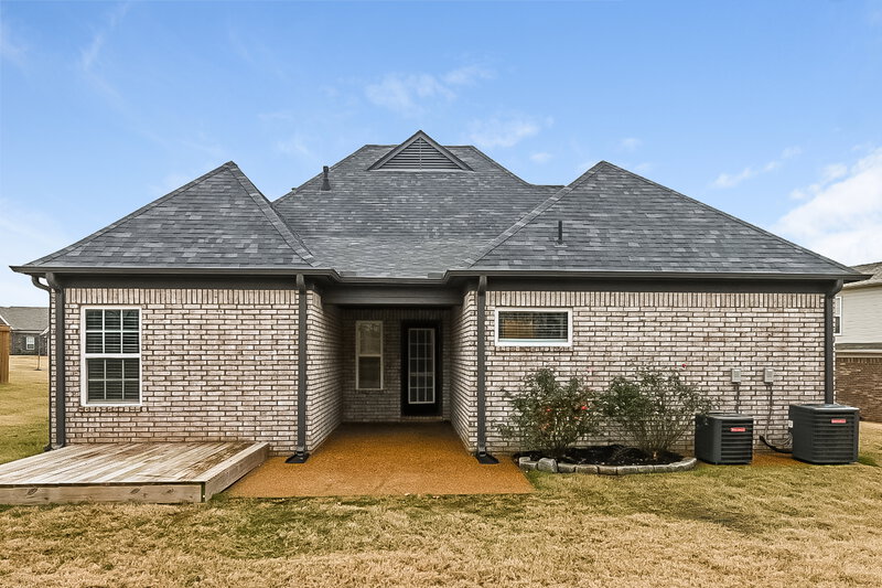 2,270/Mo, 3262 Magnolia Ridge Dr Hernando, MS 38632 Rear View
