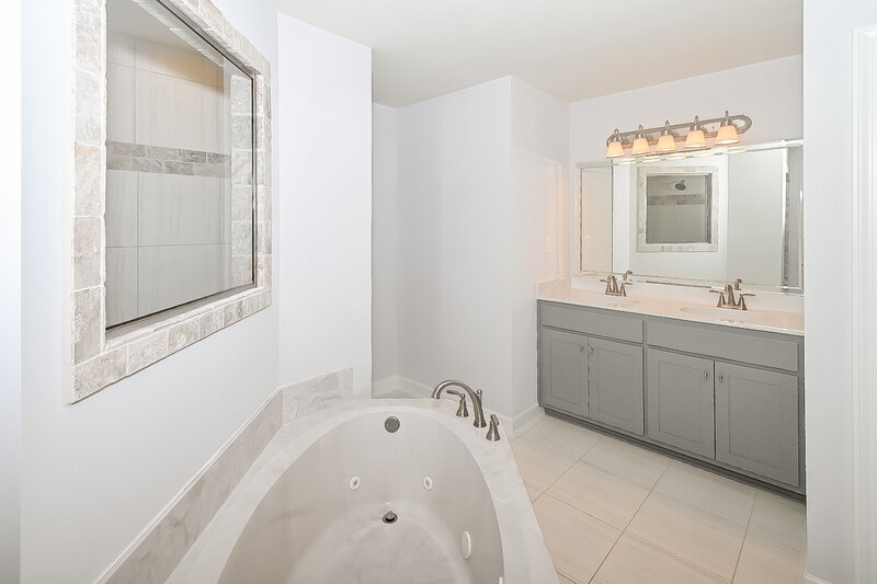 1,965/Mo, 5393 Holly Ridge Drive Horn Lake, MS 38637 Main Bathroom View 2