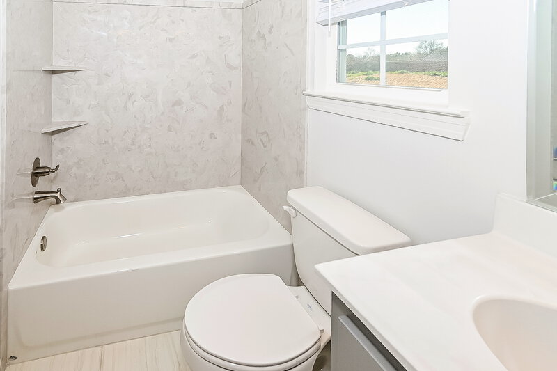 1,965/Mo, 5393 Holly Ridge Drive Horn Lake, MS 38637 Bathroom View 2