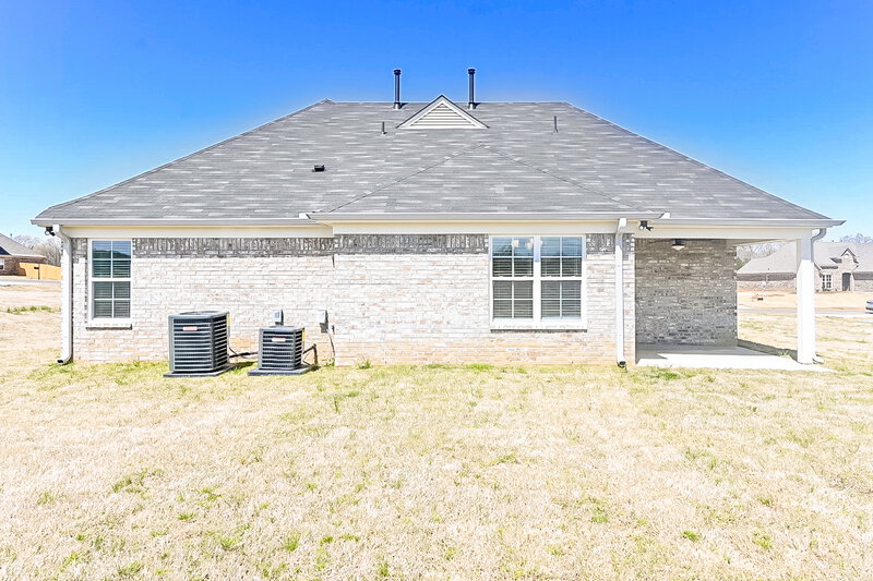 1,965/Mo, 5393 Holly Ridge Drive Horn Lake, MS 38637 Rear View