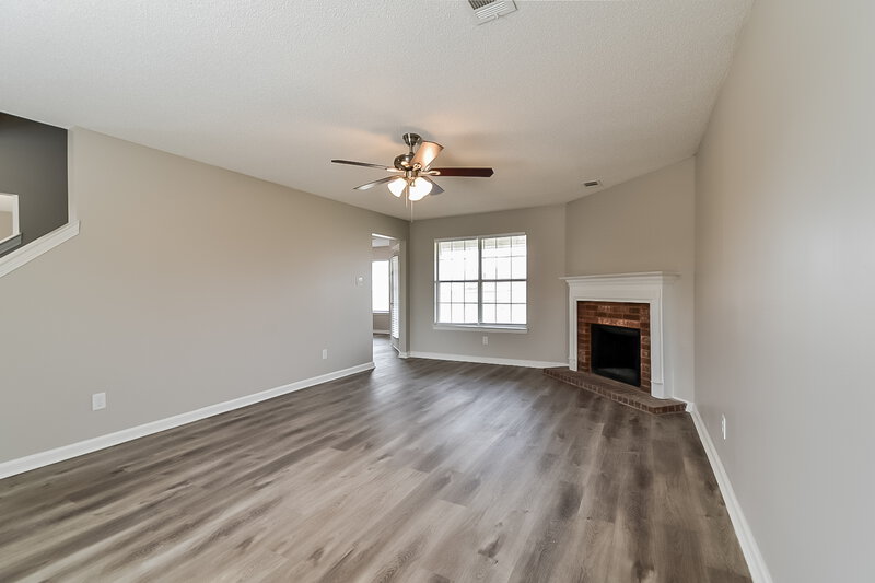 2,950/Mo, 6722 Finch Rd Memphis, TN 38141 Living Room View 2