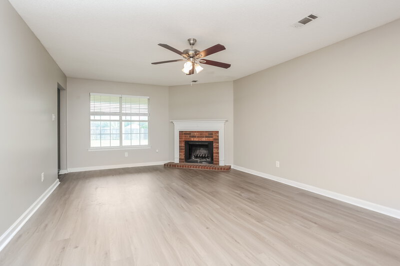 1,865/Mo, 6722 Finch Rd Memphis, TN 38141 Living Room View 2