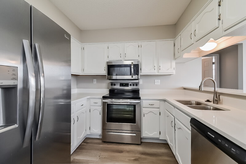 2,950/Mo, 6722 Finch Rd Memphis, TN 38141 Kitchen View