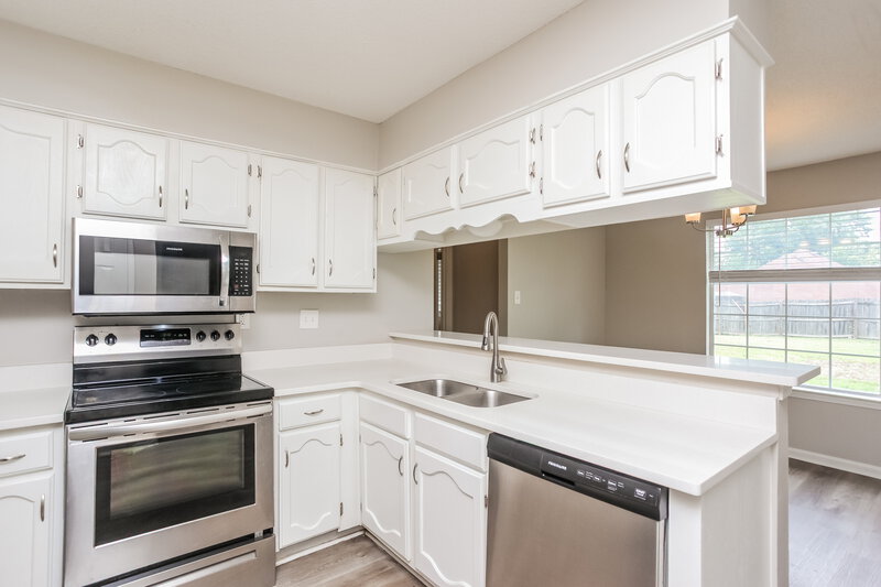1,865/Mo, 6722 Finch Rd Memphis, TN 38141 Kitchen View 2