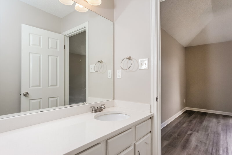 1,865/Mo, 6722 Finch Rd Memphis, TN 38141 Main Bathroom View 2