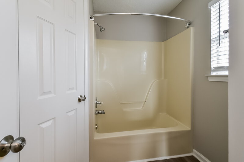 2,950/Mo, 6722 Finch Rd Memphis, TN 38141 Bathroom View 2