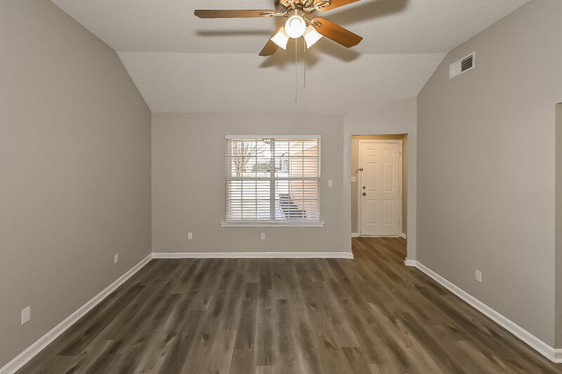 1,625/Mo, 7629 Fox Hunt Dr E Olive Branch, MS 38654 Living Room View 3