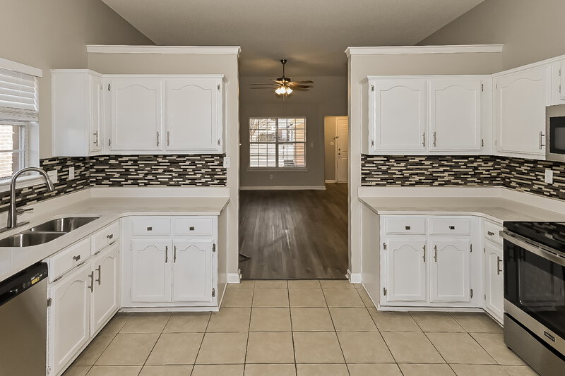 1,625/Mo, 7629 Fox Hunt Dr E Olive Branch, MS 38654 Kitchen View