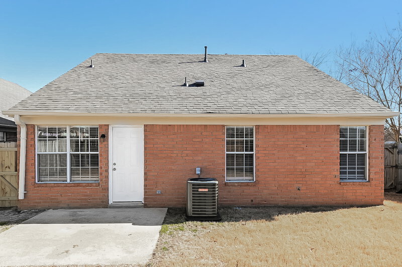 1,625/Mo, 7629 Fox Hunt Dr E Olive Branch, MS 38654 Rear View