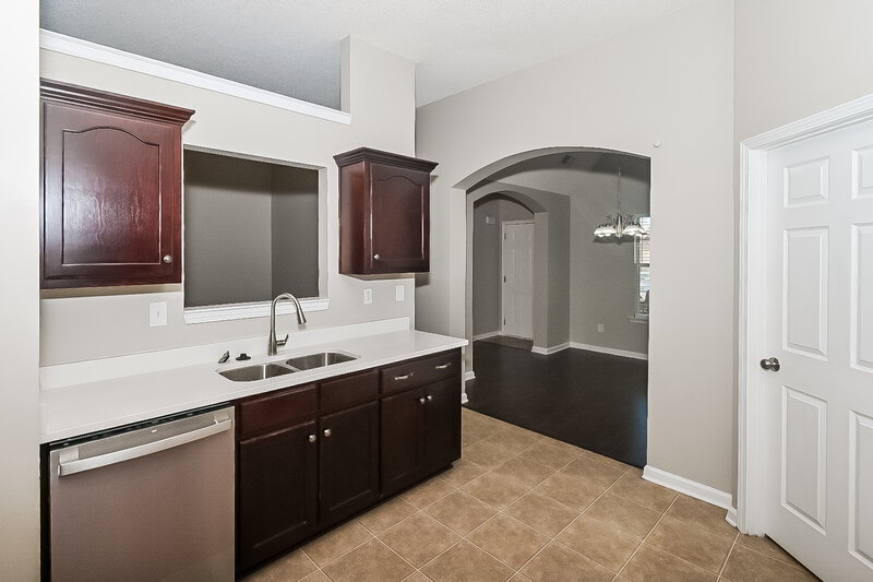 1,840/Mo, 340 E Oak Grove Rd Hernando, MS 38632 Kitchen View 2