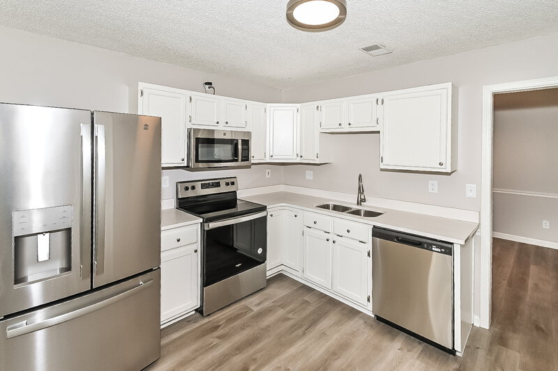 2,135/Mo, 7831 Tankard Dr Memphis, TN 38125 Kitchen View