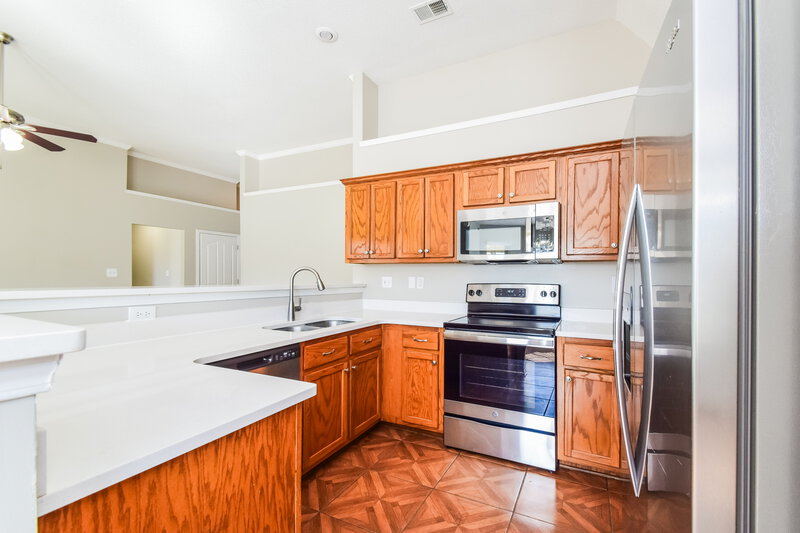 1,920/Mo, 4283 Ravenwood Park W Horn Lake, MS 38637 Kitchen View 2